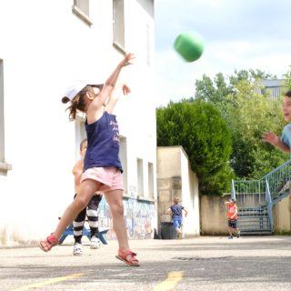 IMG_NotreDame-Riberac-Enfants-Cour